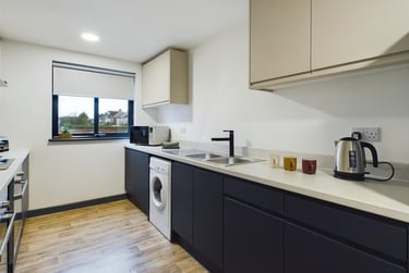 1 bed flat, Fletchamstead Highway, Canley, Coventry, CV49BY - Image 2